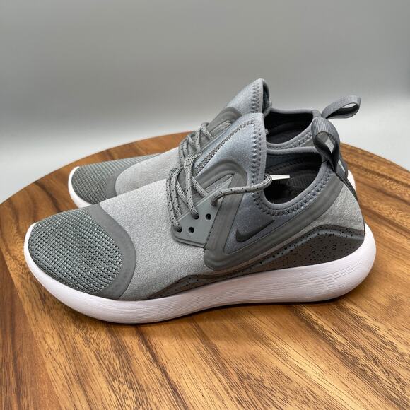 Nike LunarCharge Essential Wolf Shoes Womens Size 7.5 Gray Running Comfort Gym - Picture 3 of 8